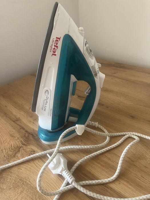 Утюг для одежда……………