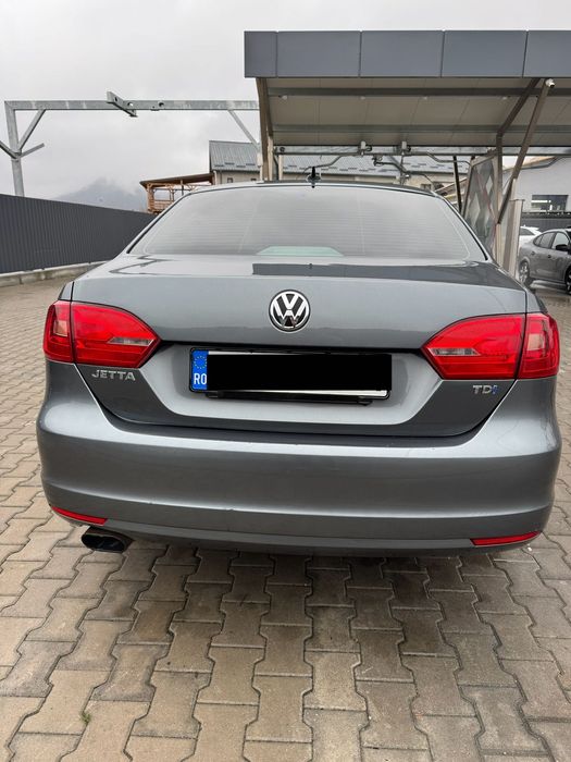 Volkswagen Jetta 2.0 TDI Automat 2013