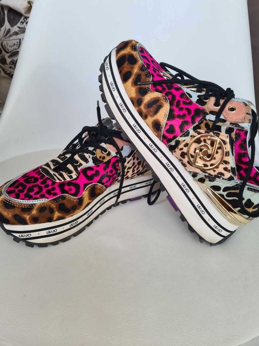 Оригинални маркови сникърси Liu Jo.