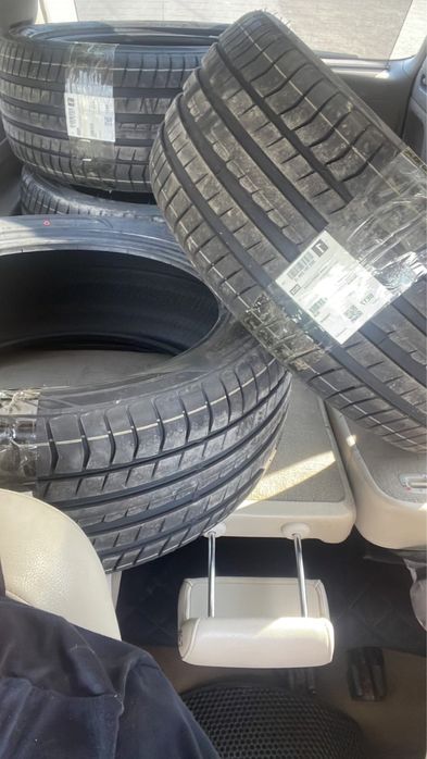 Продам Шины комплект