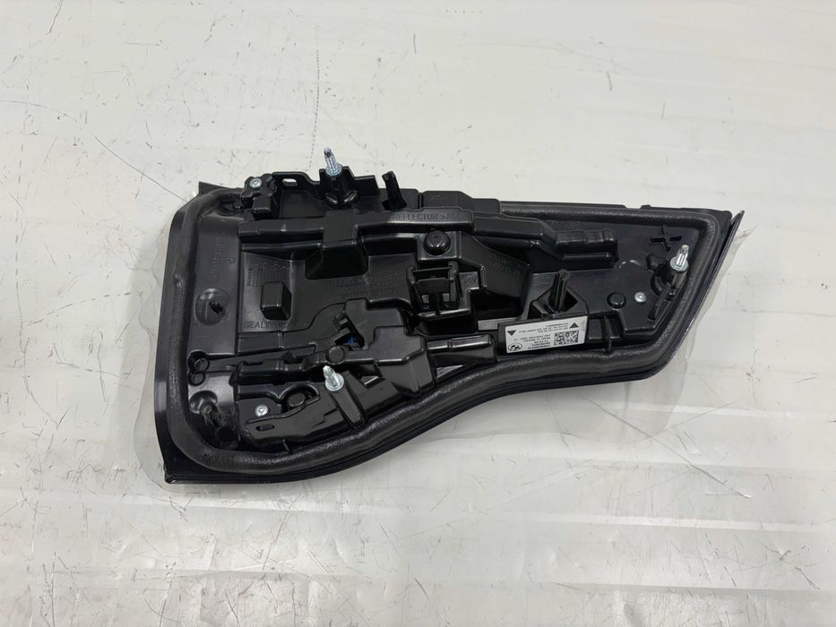 Десен вътрешен стоп БМВ Г01 Фейс / Стоп багажник БМВ Г01 Фейс G01LCI