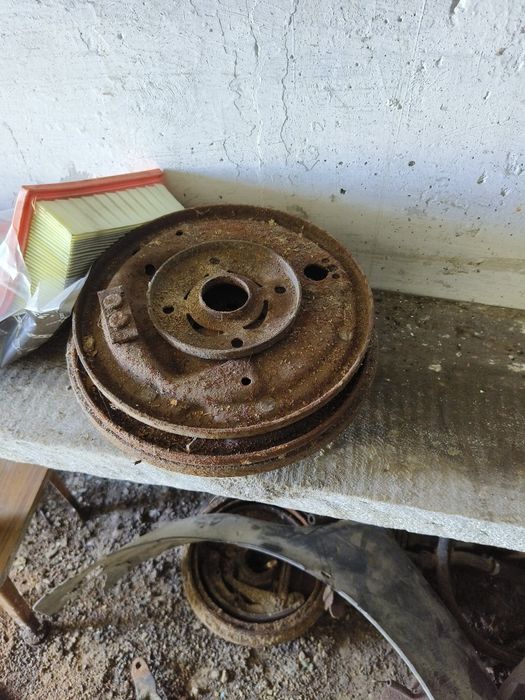 Фаркоп смотрите крепления стоял на пассате