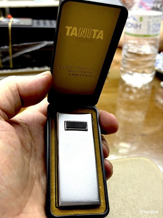Продавам чисто нови запалки Tanita 05 в кутия