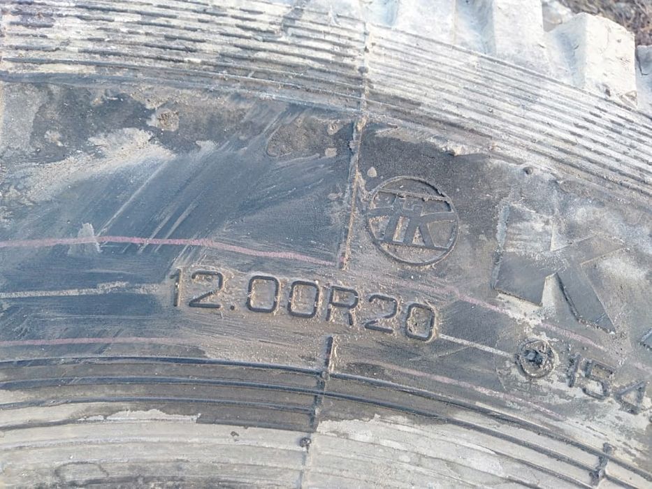 Продам шину на маз