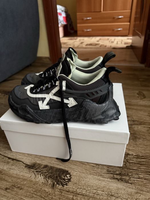 Off White Odsy.