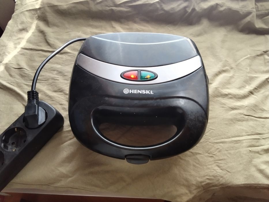 Домашна скара за сандвичи и за палачинки и гофрети