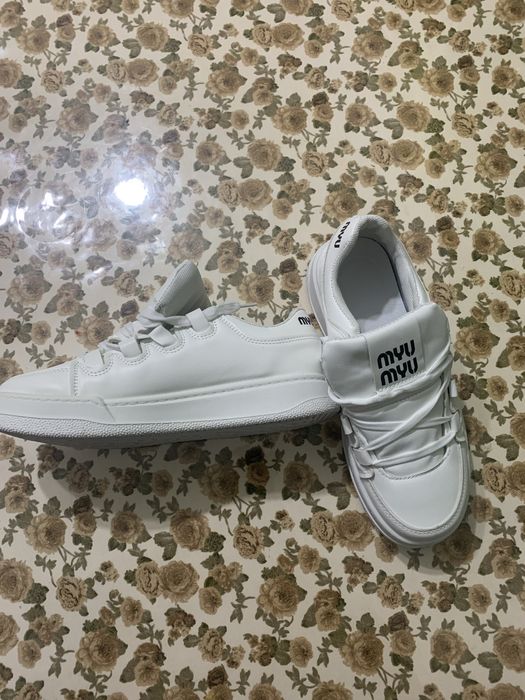 Новые кроссовки 39 размер