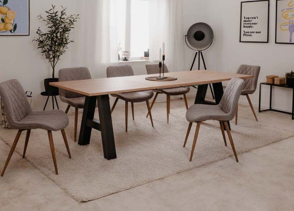 Разтегателна трапезна маса