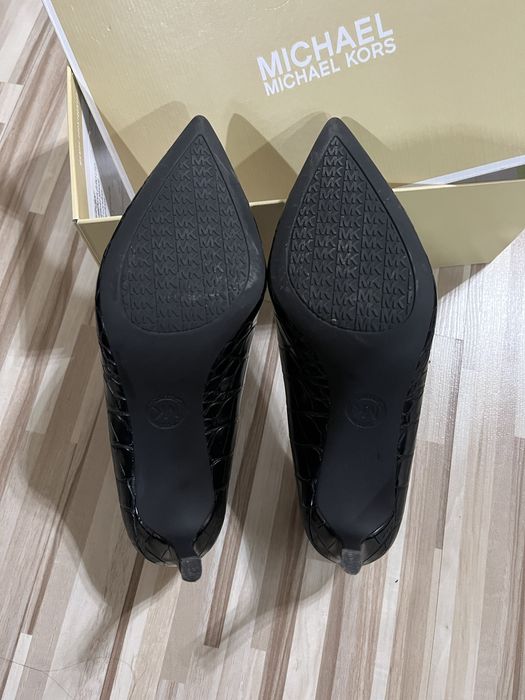 Оригинални токчета на Michael Kors