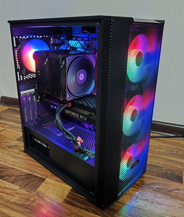 RTX3070ti/32gb ddr4/Ryzen7 5800x/X570 Asus/750w blok/256gb ssd nvme/