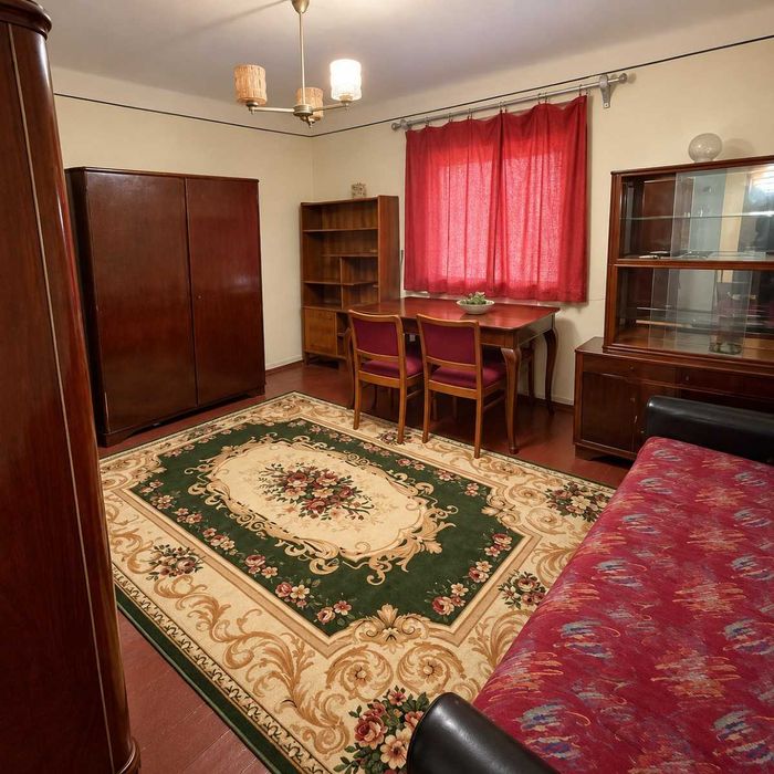 Casa 4 camere, 117 mp construiti, cu curte proprie, zona centrala linistita, Ramnicu Sarat