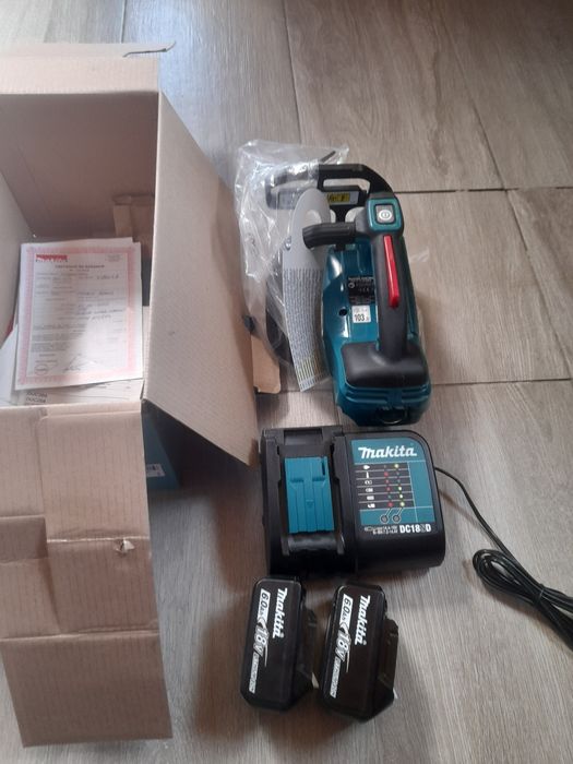 Fierăstrău electric DUC 254Z 18v
