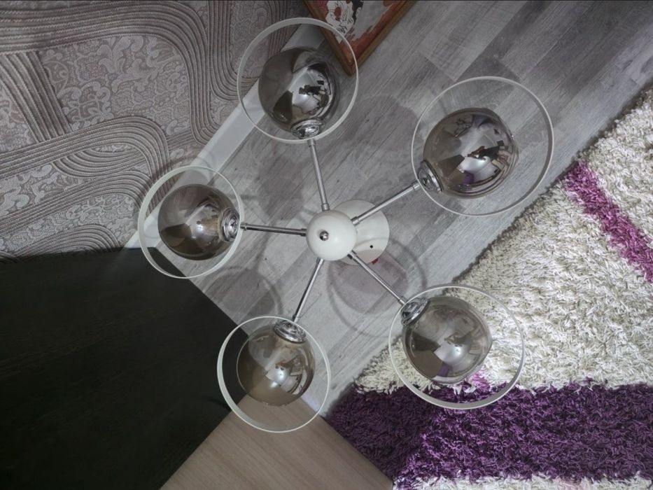 Продаётся Люстра