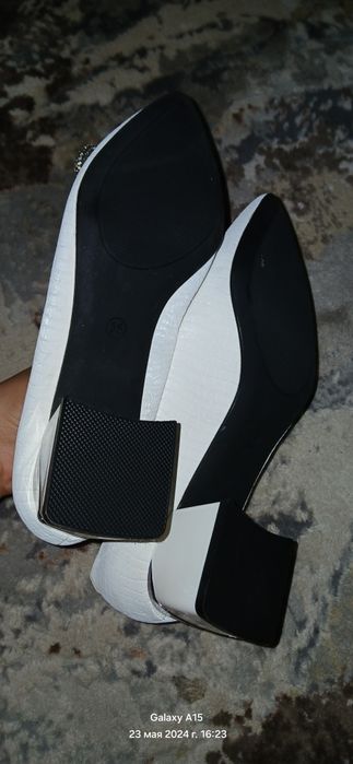 Туфли свадебные белые новые размер маленький 36