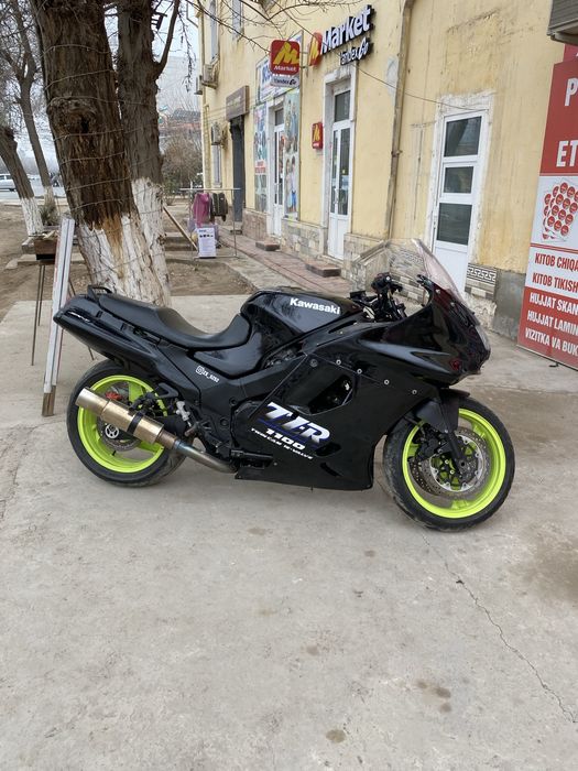Kawasaki zzr1100-2