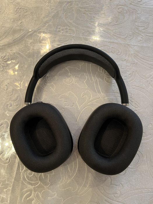 Наушники Apple AirPods Max черный