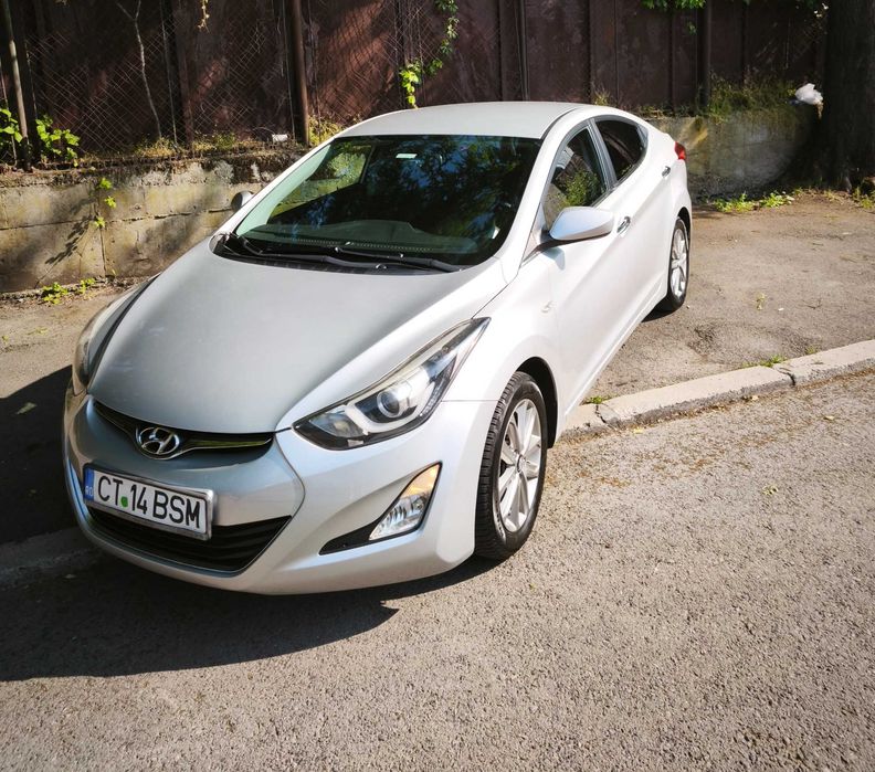 HYUNDAI Elantra