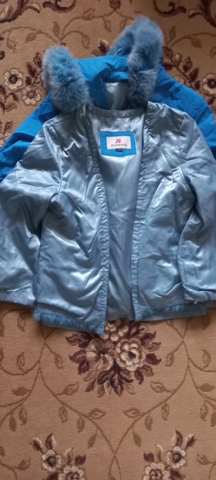 Продам куртку женскую