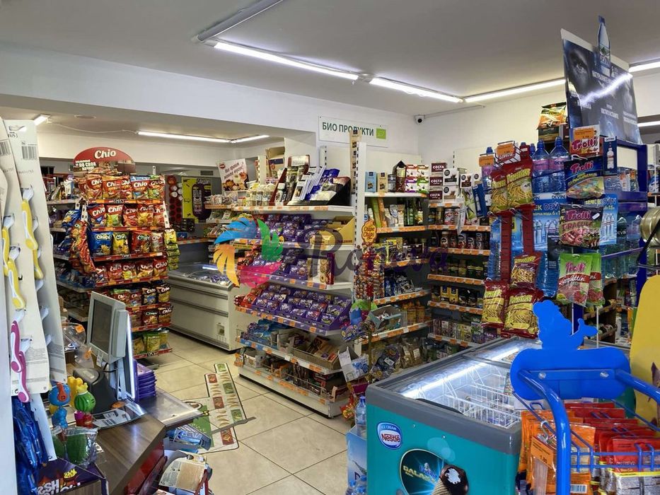 Магазин в Варна-Лятно кино Тракия площ 217 цена 345000