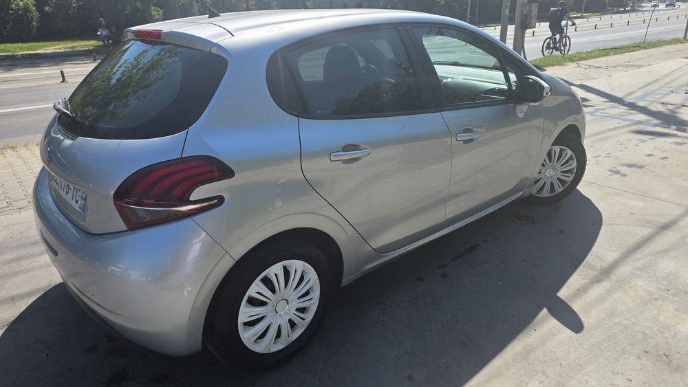 Peugeot 208 ,2017,1.2 benzina