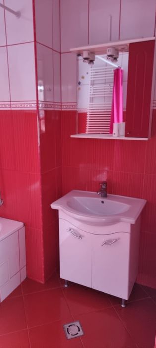 Inchiriez apartament 2 camere zona Ared Uta