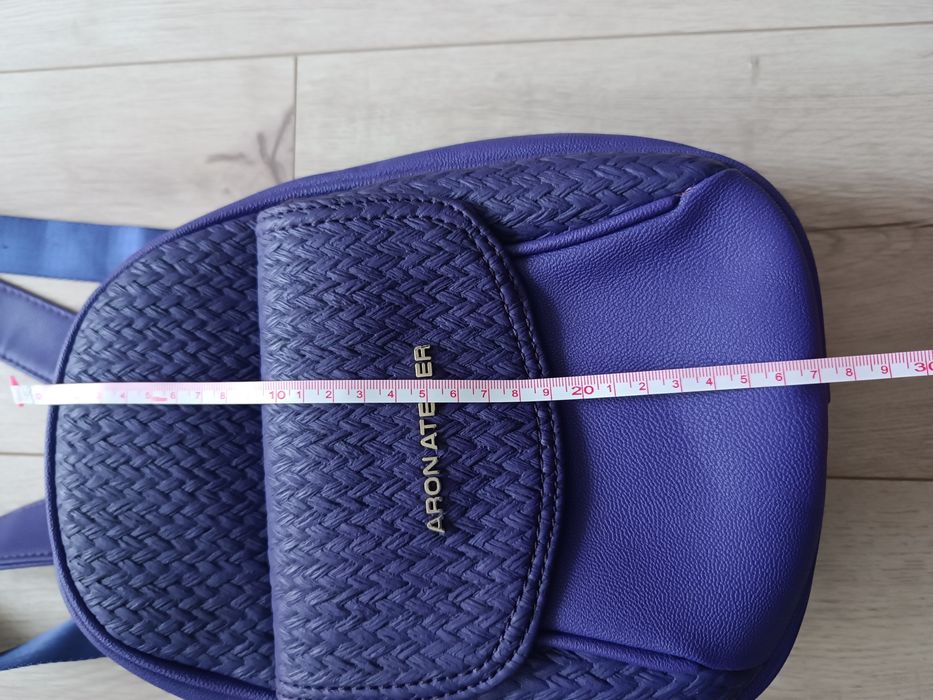 Нова, елегантна дамска раница