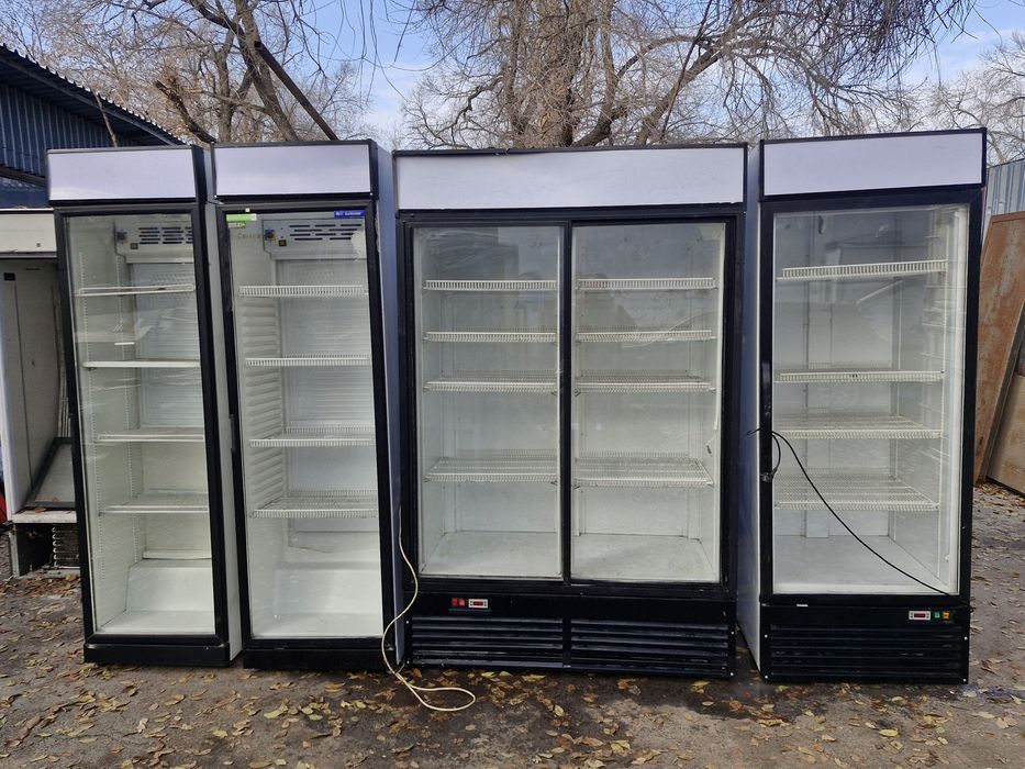 Продам витринные холодильники