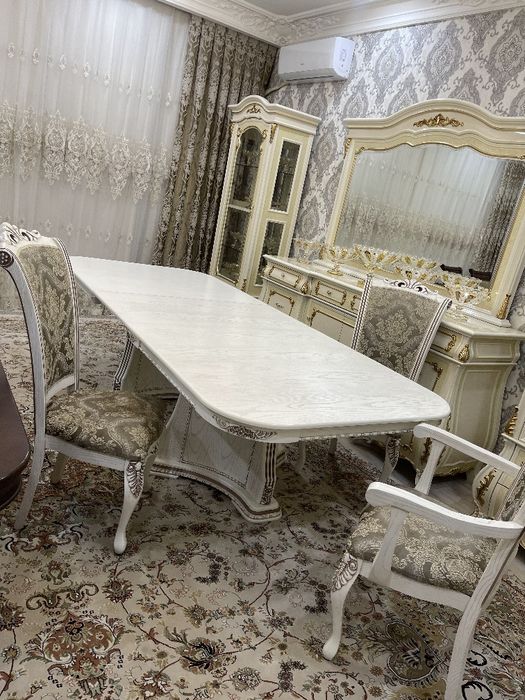 Стол и 12 стульев- классика для зала. Zal uchun stol va 12 ta stul