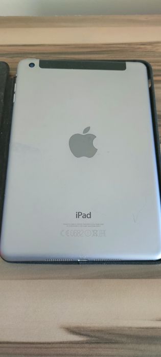 Продавам iPad mini 3