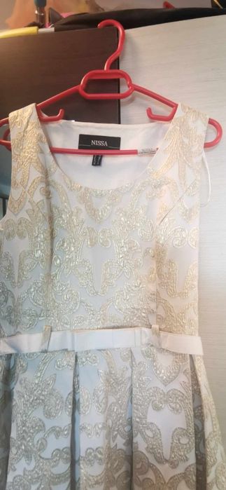 Rochie nissa purtata 1 data