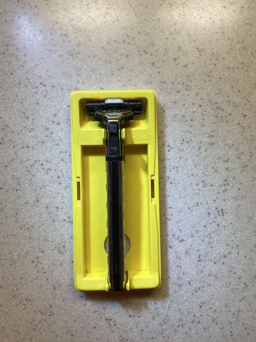 Бритвенный станок SCHICK, новый