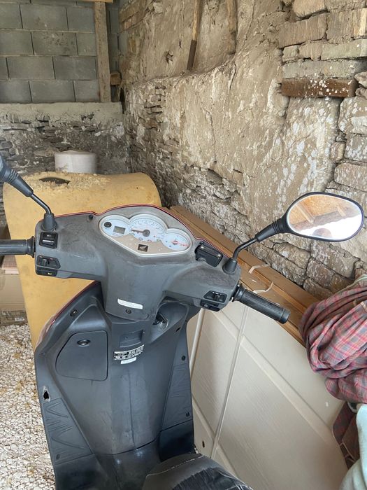 Скутер Honda Dylan 125