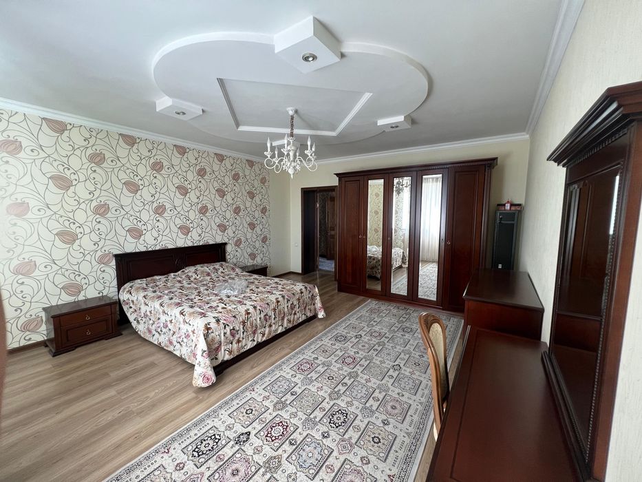 двухэтажный дом в центре города