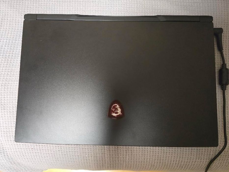 Геймърски лаптоп MSI