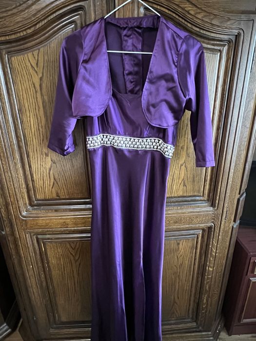 Rochii si sacou saten la 50 lei bucata