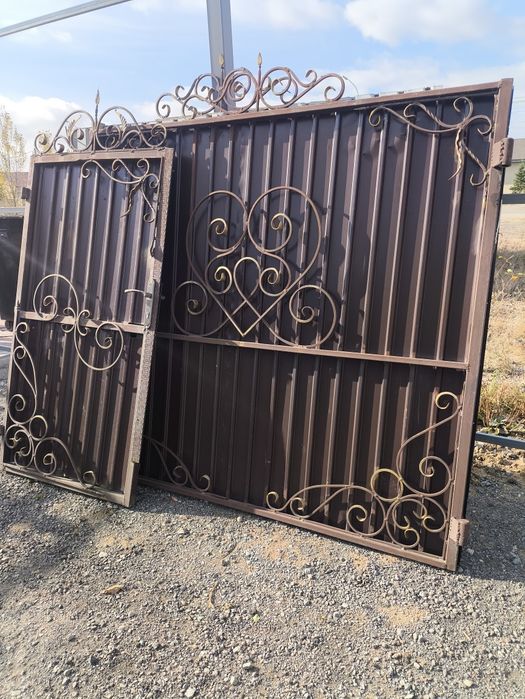 Продам ворота с калиткой.