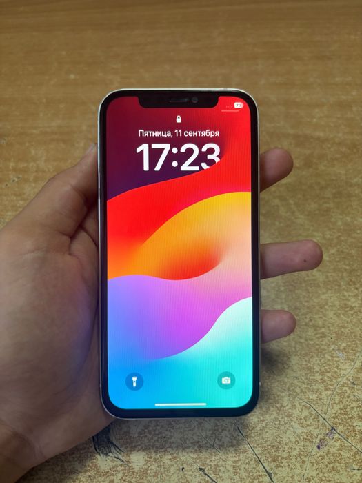 Продам айфон 12 IPhone 12