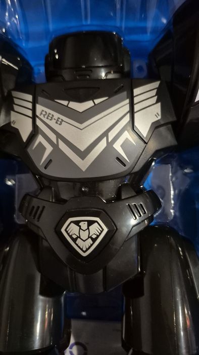 Робо бласт/ Robo blast SilverLit черен интерактивен робот