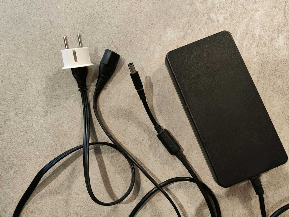 Гейминг лаптоп Dell G15 Ryzen 7 5800H 24GB