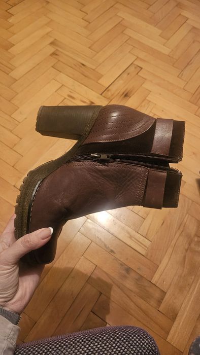 Чисто нови дамски боти.