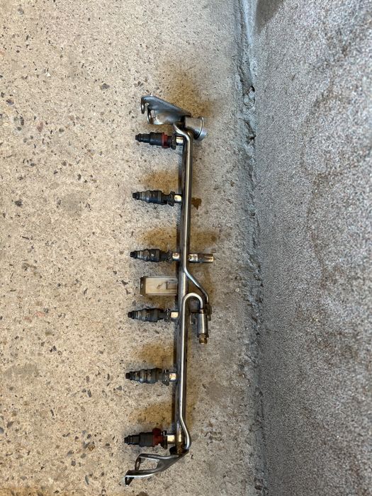 Продам на мерседес 124 Е2,8 ,3,2 форсунки