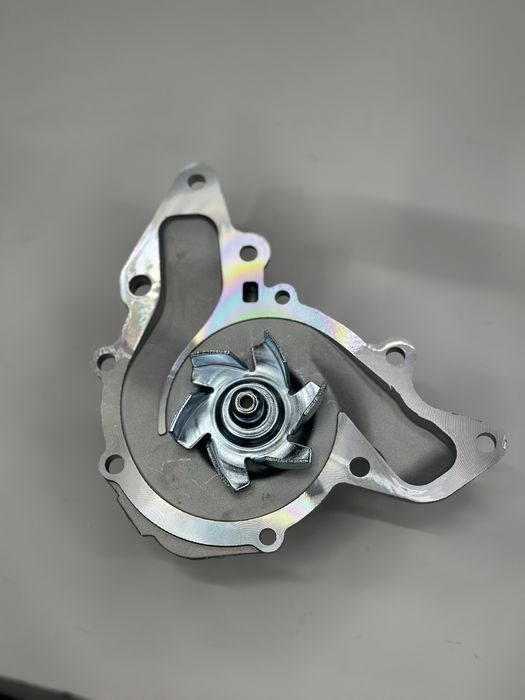 Помпа водяная Mitsubishi MD973162