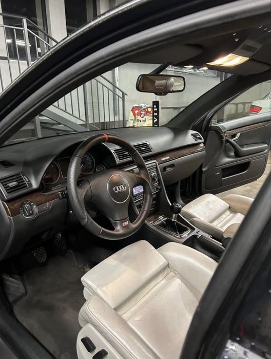 Audi S4 V8