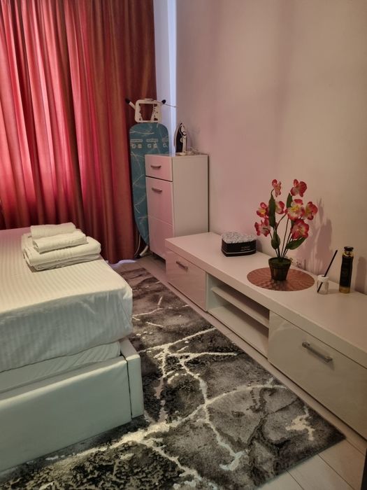 Apartament Revelion 2 nopți 5000 lei.