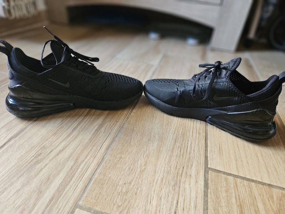 Дамски маратонки Nike Air Max 270