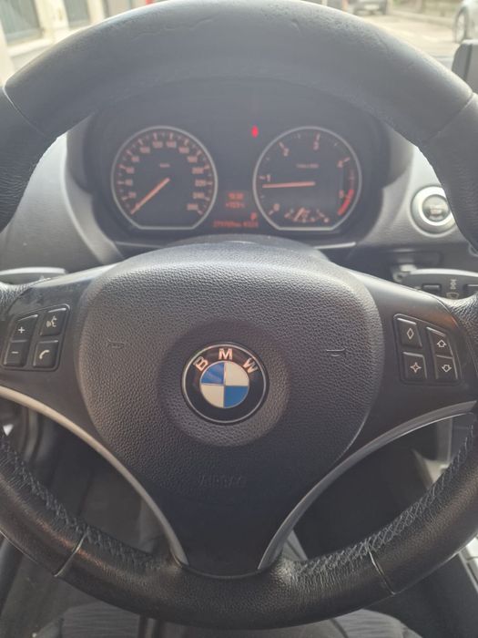 Vand Bmw seria 1 e87 Avariat