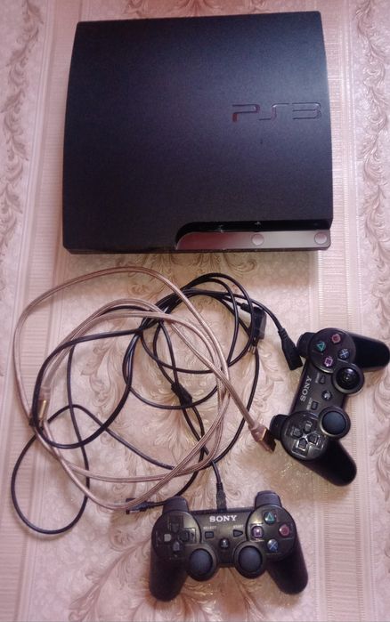 Прошита Сони PS3+2джойстика есть.