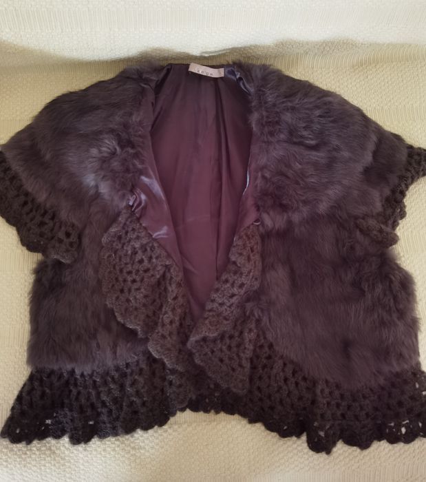 Пухкаво елече в сиво