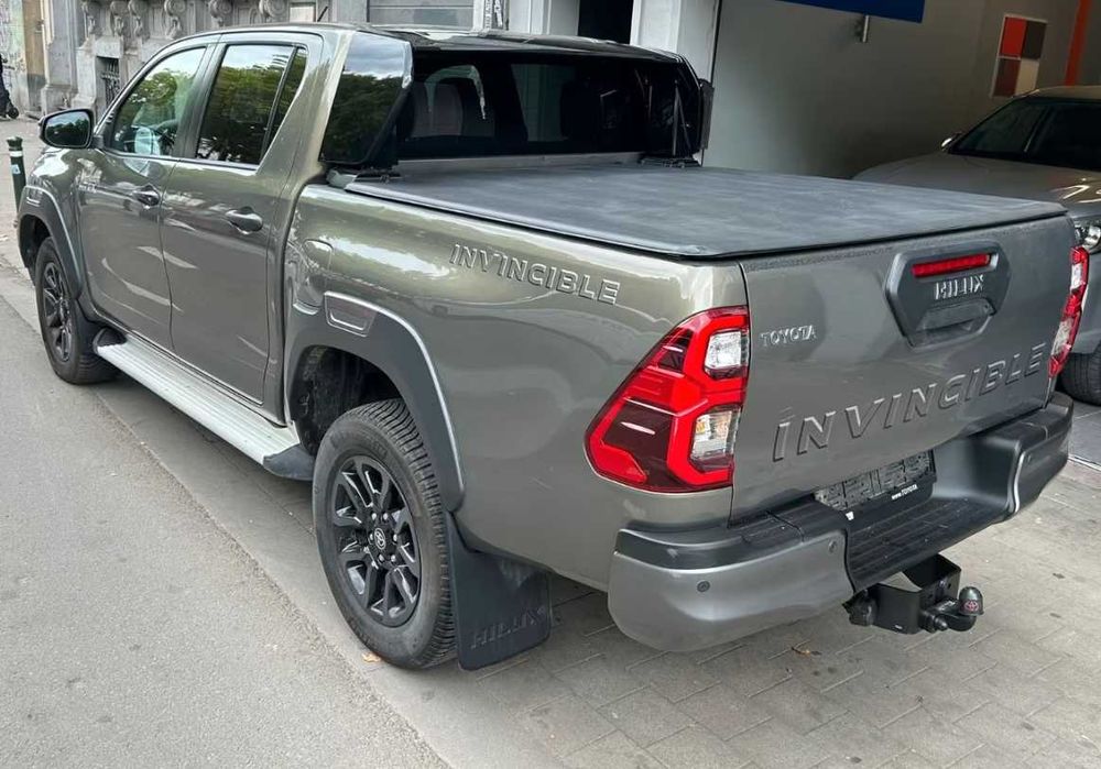 Dezmembrez / Piese auto Toyota Hilux Invincible