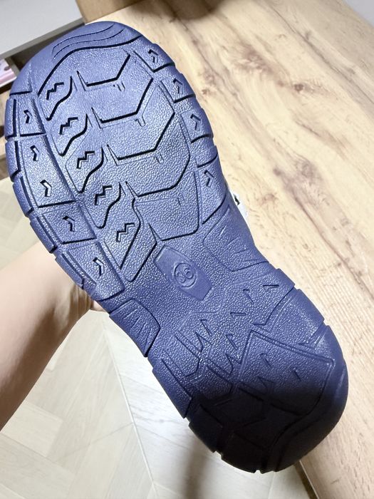 Продам детские сандали